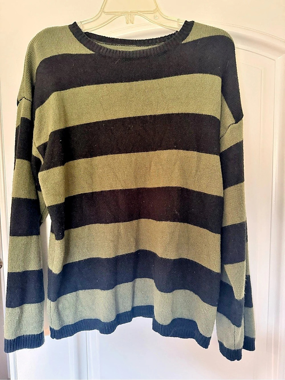 Nirvana style Striped Crew Neck Sweater in Green & Black